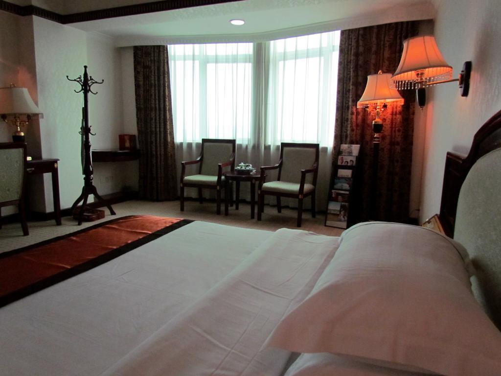 W.Y. Lera Hotel Гуанчжоу Екстер'єр фото