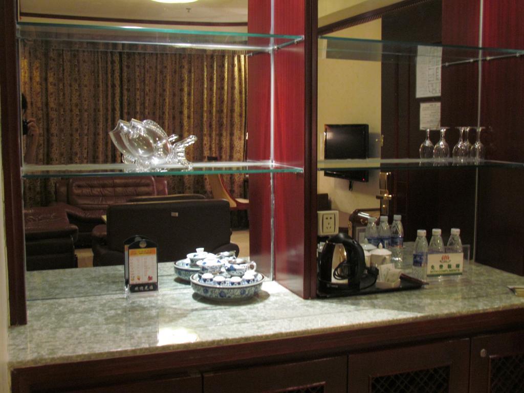 W.Y. Lera Hotel Гуанчжоу Екстер'єр фото