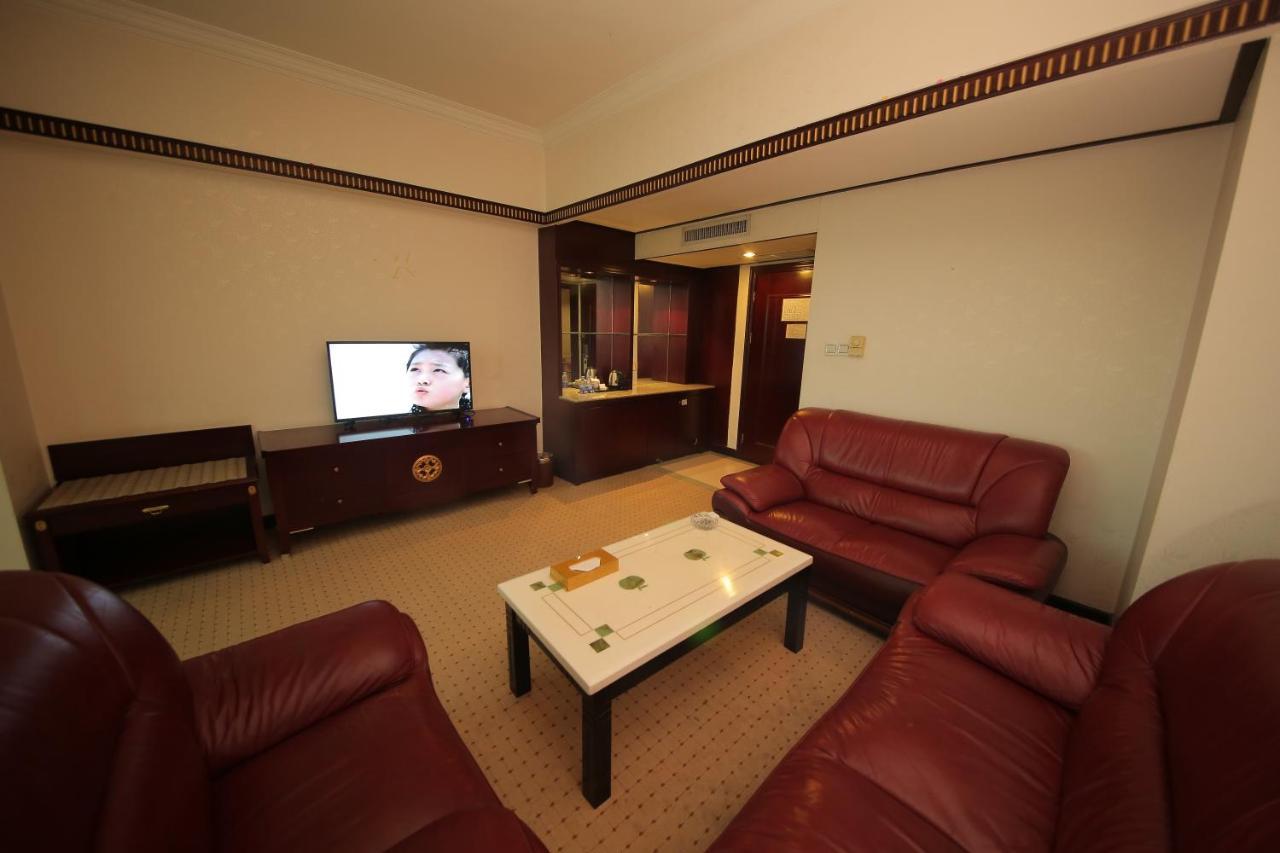 W.Y. Lera Hotel Гуанчжоу Екстер'єр фото